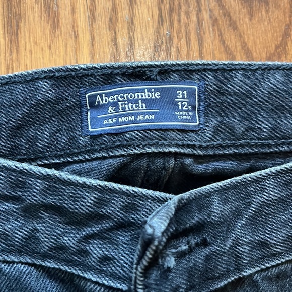 Abercrombie & Fitch Mom Jeans - Picture 2 of 2